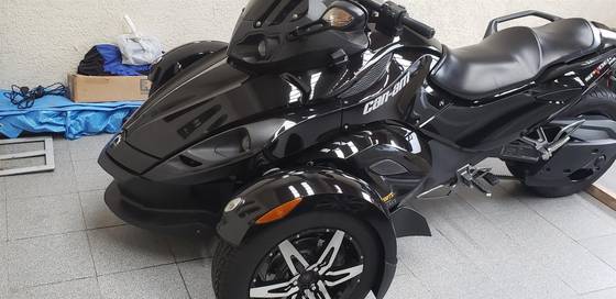 CAN-AM SPYDER RS 
